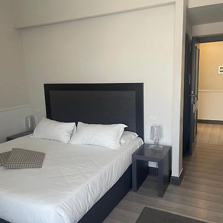 ローマ ナツィオナーレ 51 グループ Bed & Breakfast エクステリア 写真