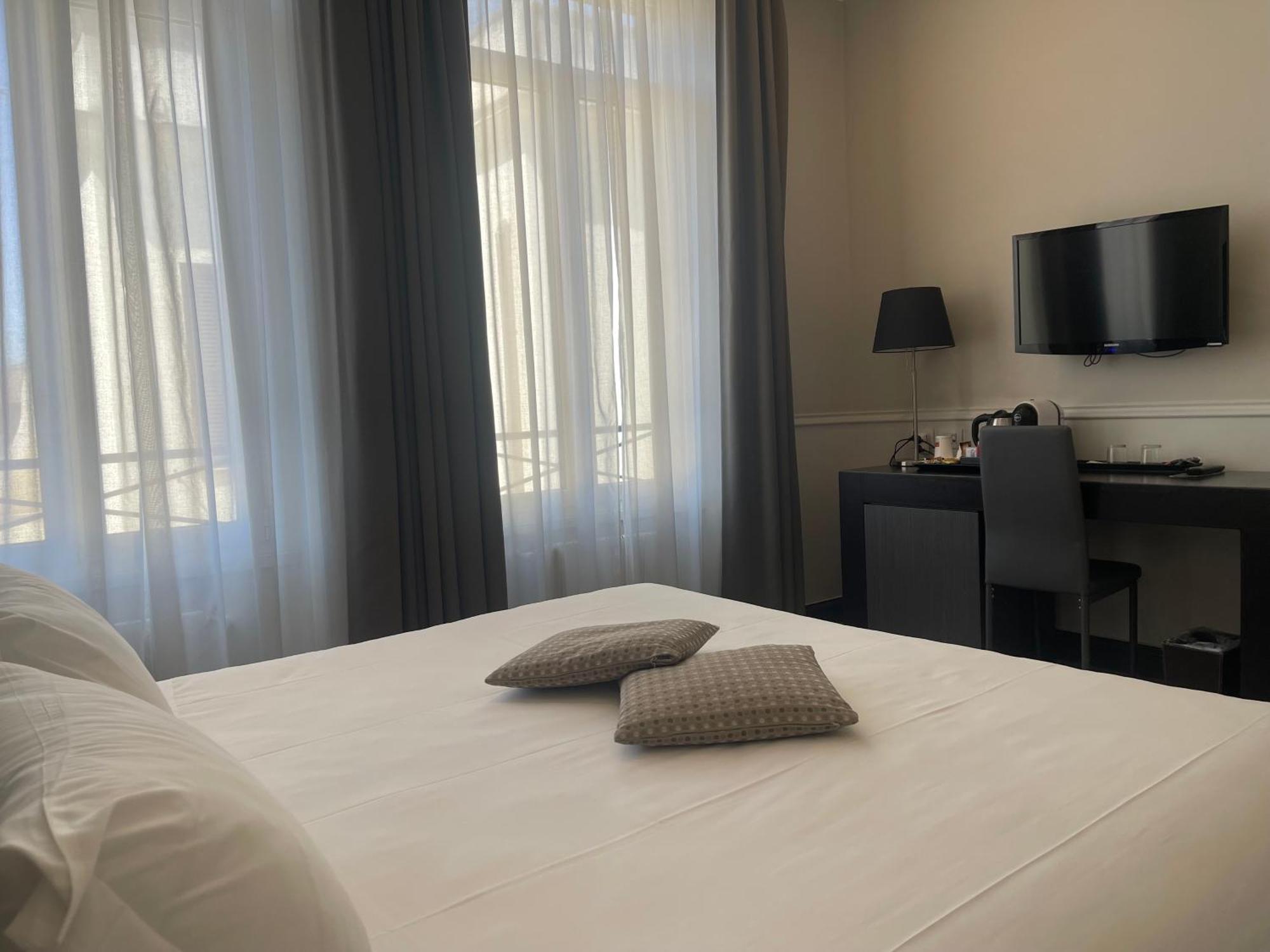 ローマ ナツィオナーレ 51 グループ Bed & Breakfast エクステリア 写真