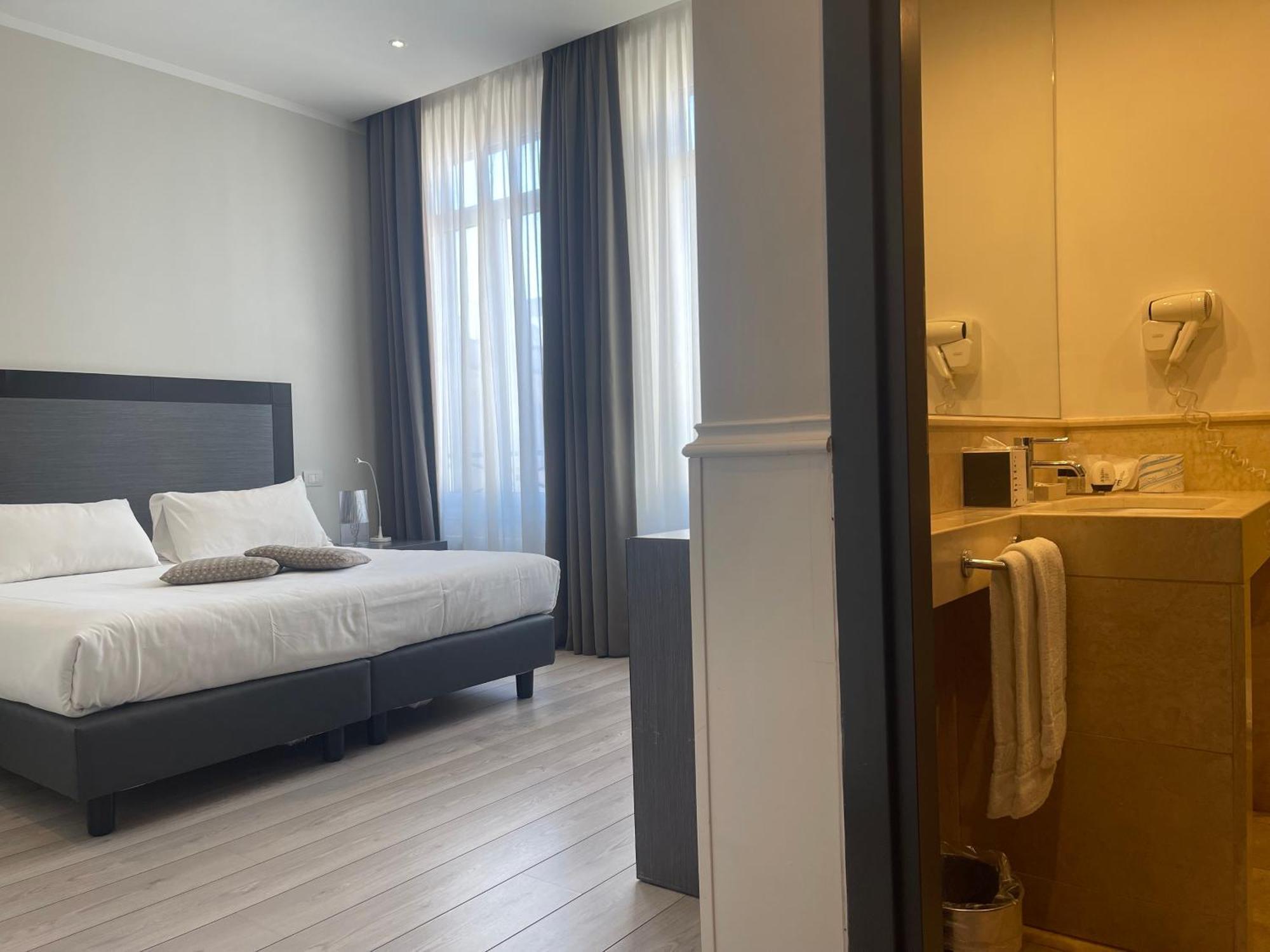 ローマ ナツィオナーレ 51 グループ Bed & Breakfast エクステリア 写真